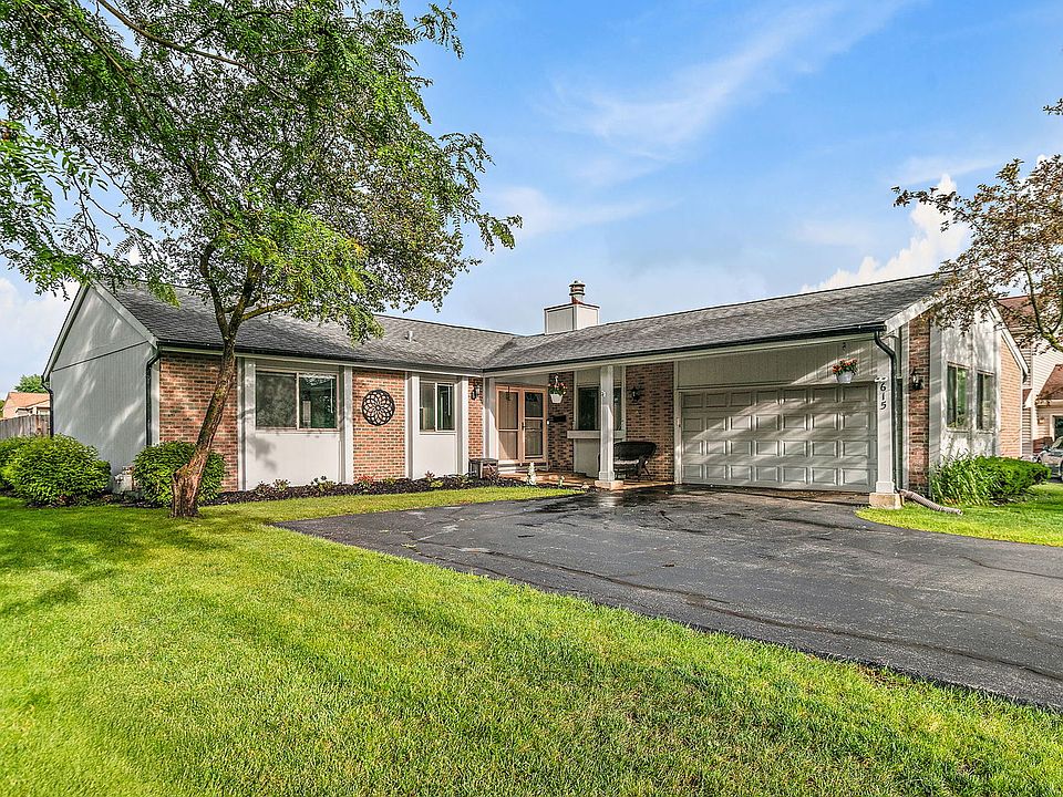 1st image of 615 Lakeview Ct