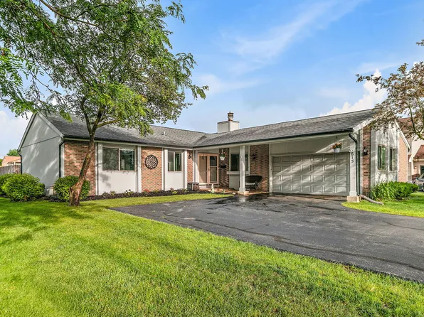 615 Lakeview Ct, Roselle, IL 60172