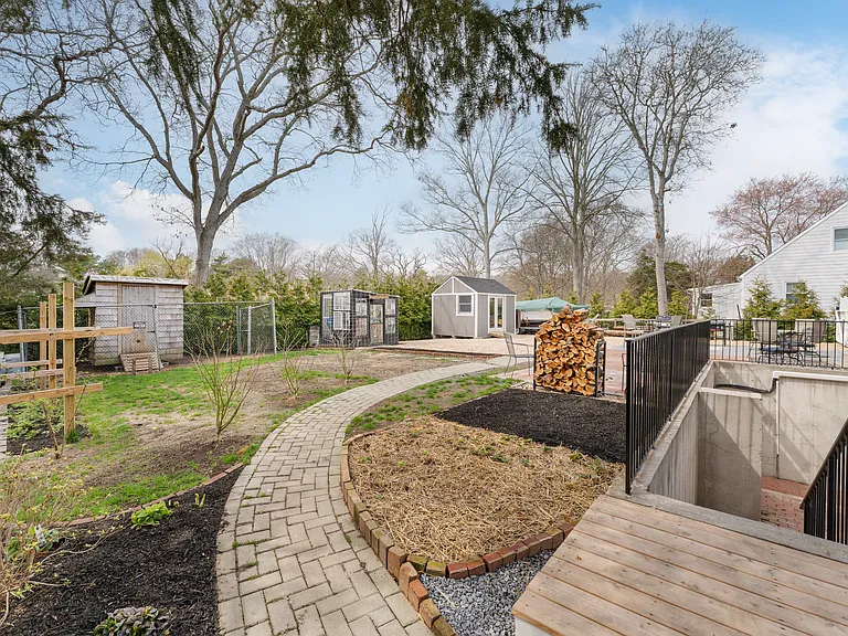 8 Flocee Ln — Photo 2