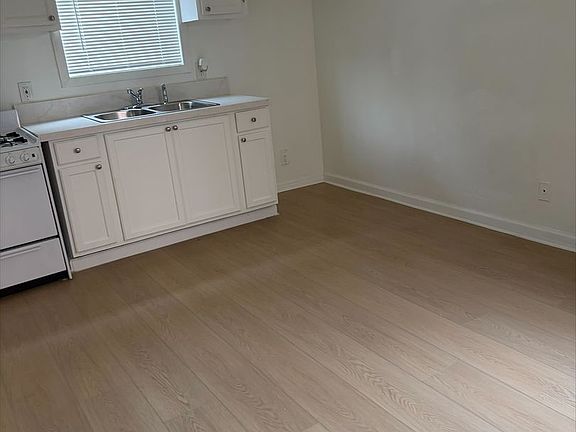 5th image of 842 Alamitos Ave APT 6