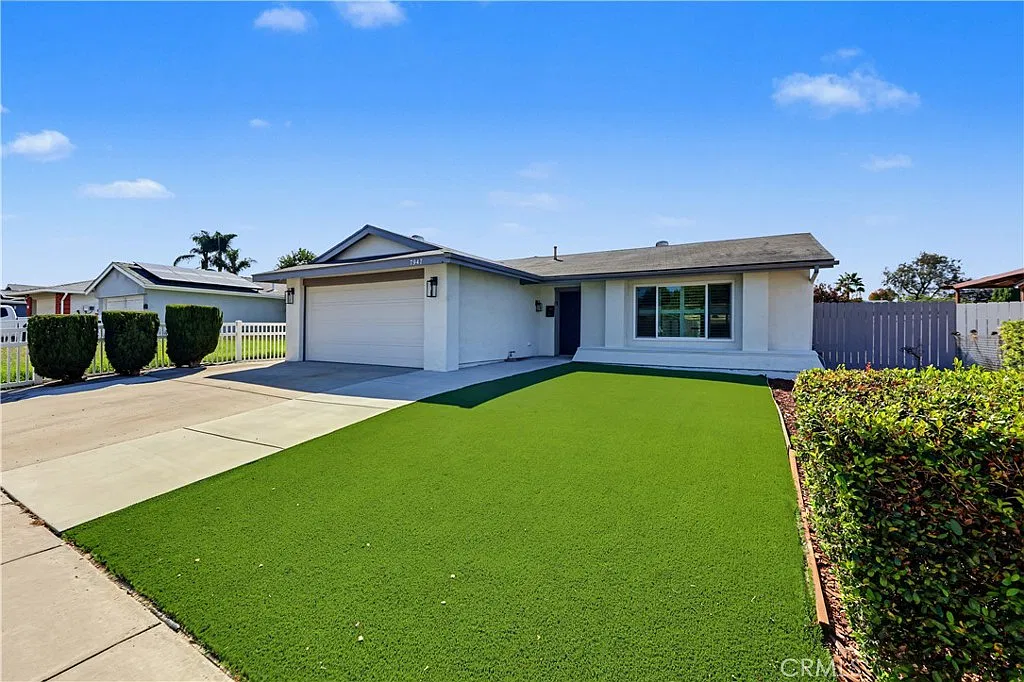 3 bed, 1121 sqft, $4,000 — Photo 3