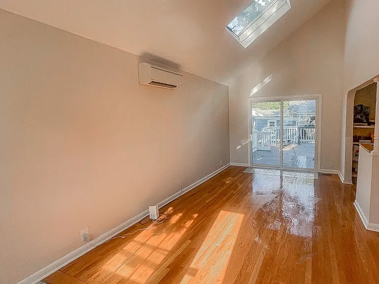 Living room. View from front entrance.