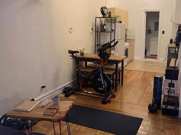 4th image of 1378 1st Ave #1B