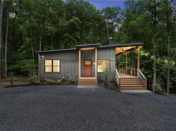 135 Cherry Lake Ct, Blue Ridge, GA 30513