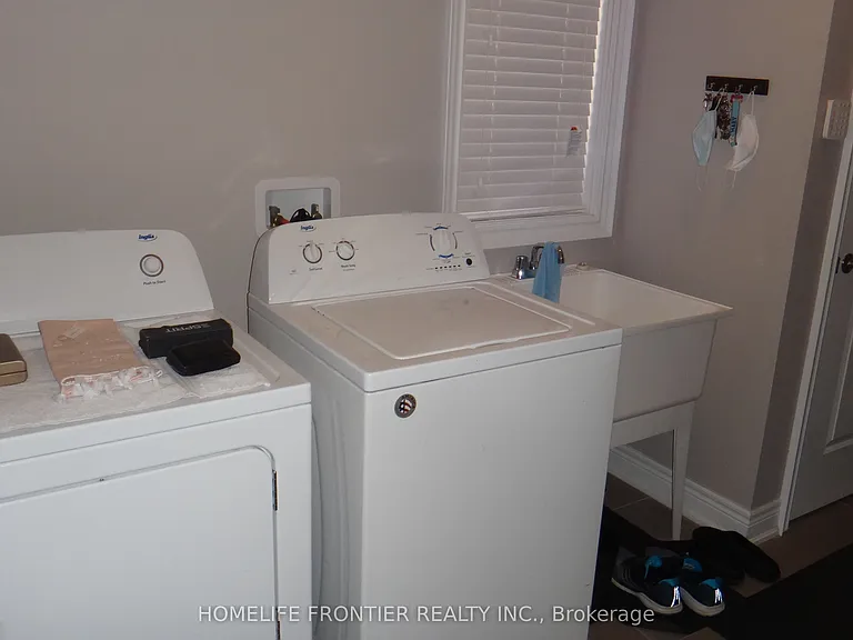 8 N Jericho Ave — Photo 16