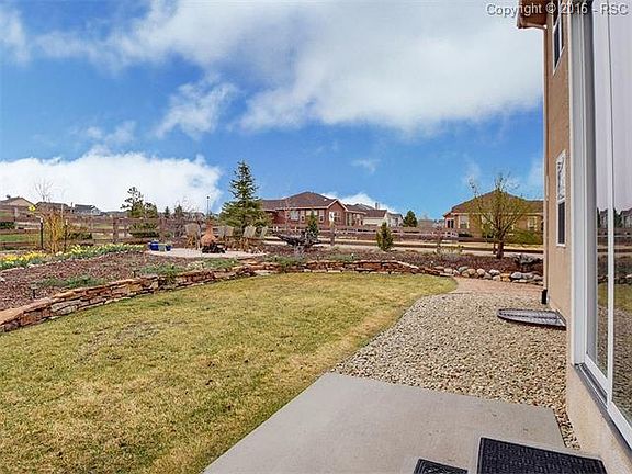 Terrace and raised patio