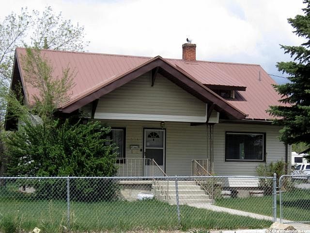 1st image of 604 Jefferson St