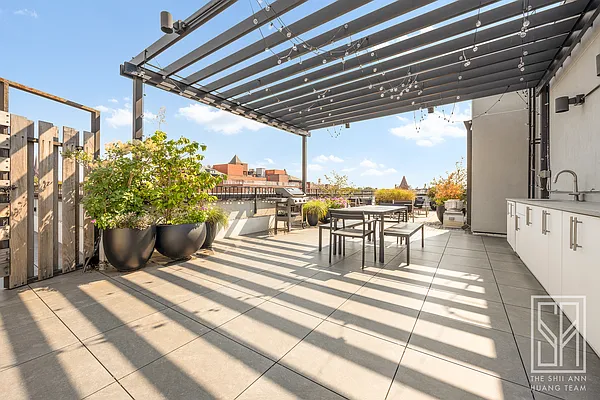 Sold by Compass | media 10