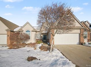 2643 Kerria Dr, Howell, MI 48855