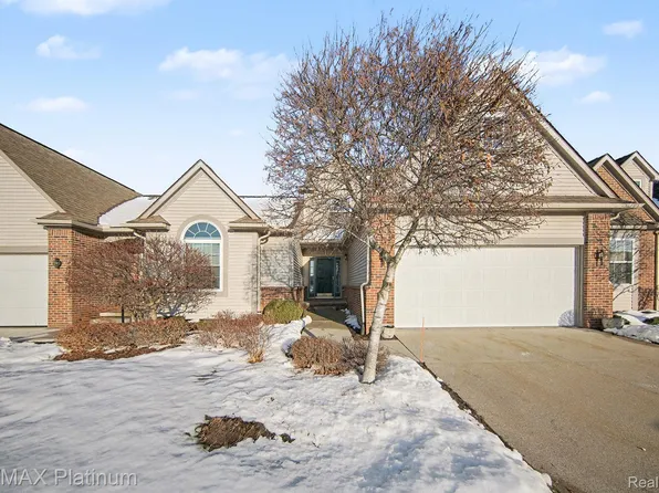 2643 Kerria Dr, Howell, MI 48855
