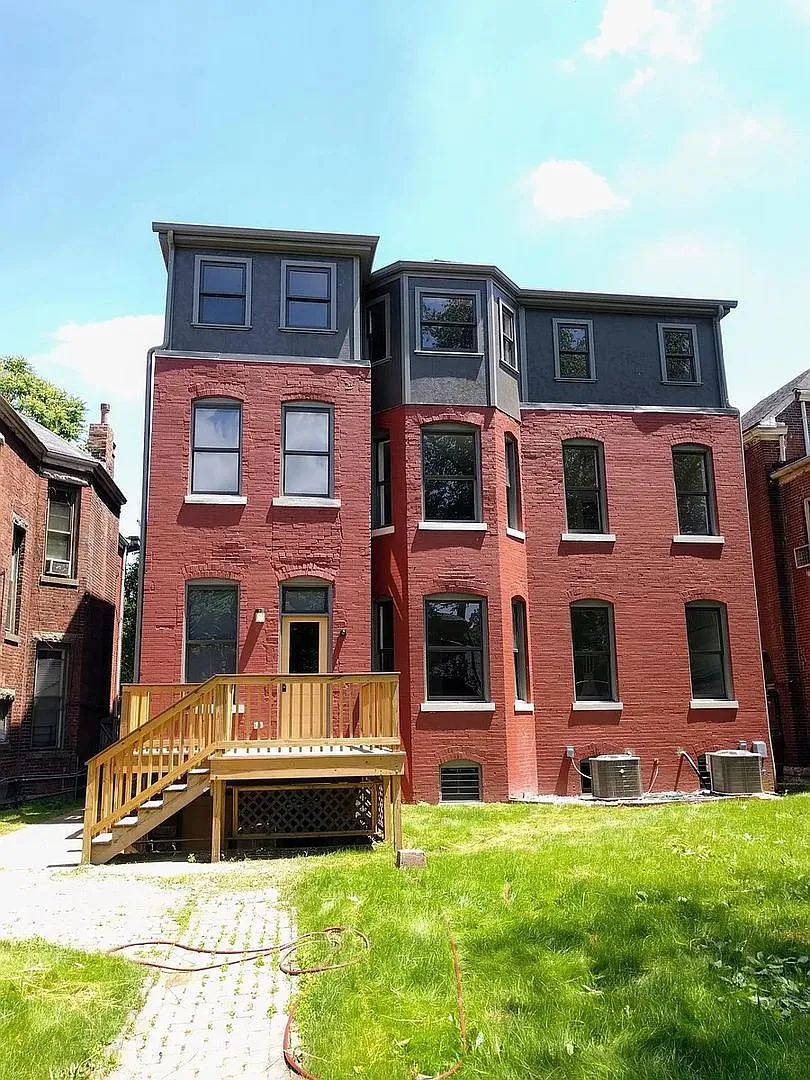 1392 S. 2nd — Photo 2