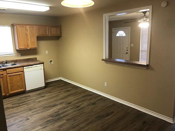 3rd image of 1012 N Brents Ave