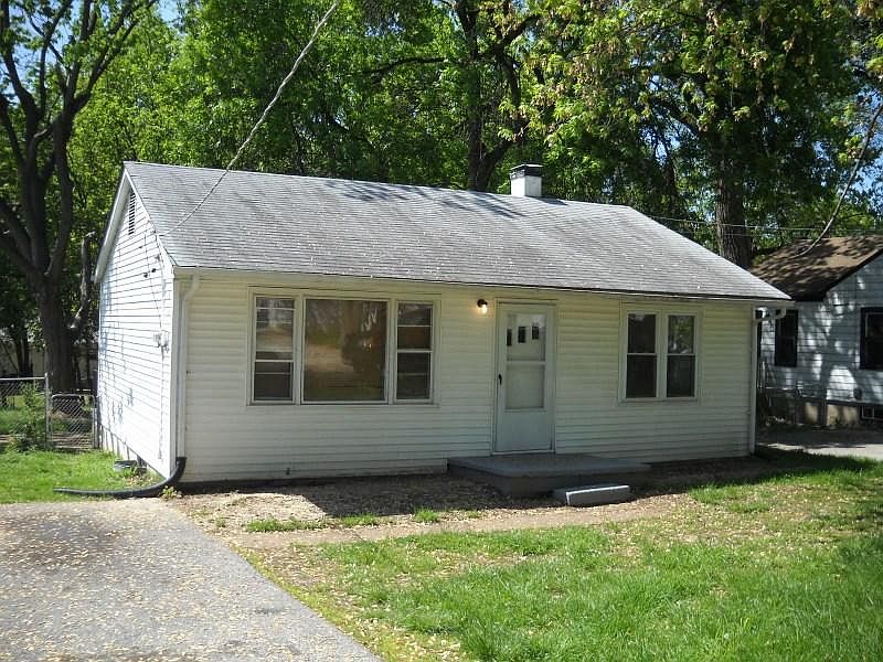 1st image of 250 Sadonia Ave