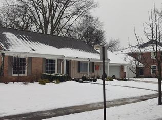 9 Radnor Cir, Grosse Pointe Farms, MI 48236