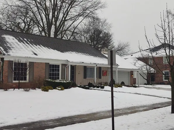 9 Radnor Cir, Grosse Pointe Farms, MI 48236