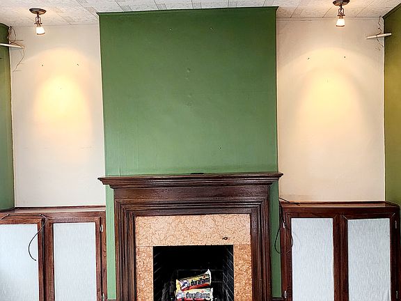 2nd image of 2218 Main St Floor 2