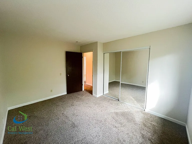 16800 Barnell Ave #14 — Photo 11