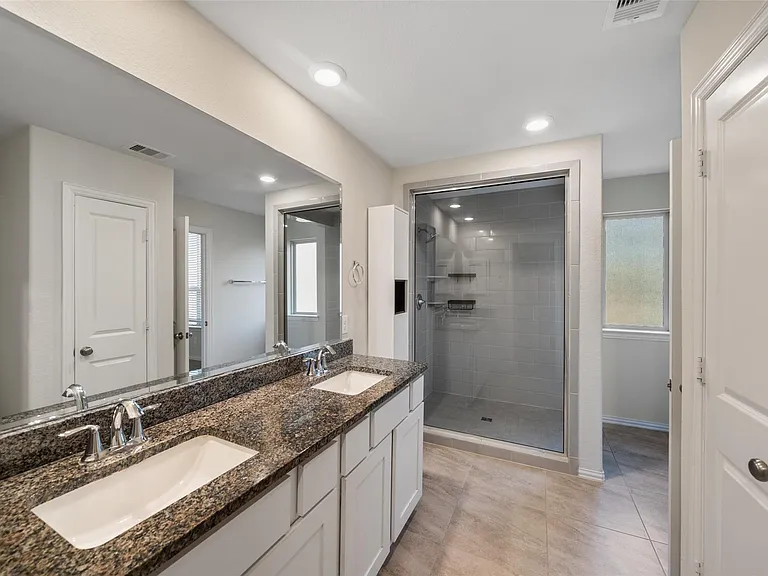 708 Ivory Manor Dr — Photo 16