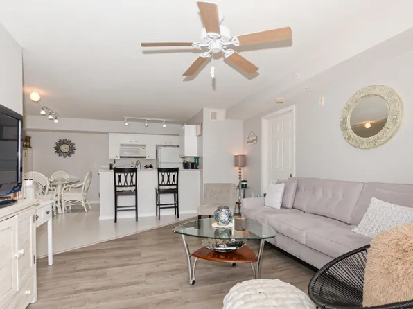 141 SW Palm Drive #205, Port St Lucie, FL 34986