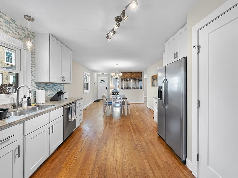 104 S Pettigrew St — Photo 8
