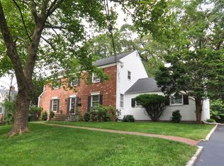 22 Ridge Dr, Chatham, NJ 07928