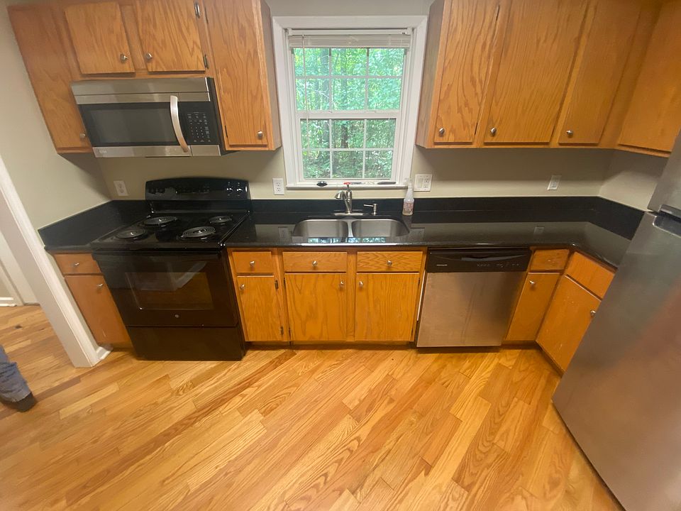 1st image of 105 Hickory Hill Ln #1