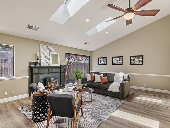 5th image of 424 Lilac Court