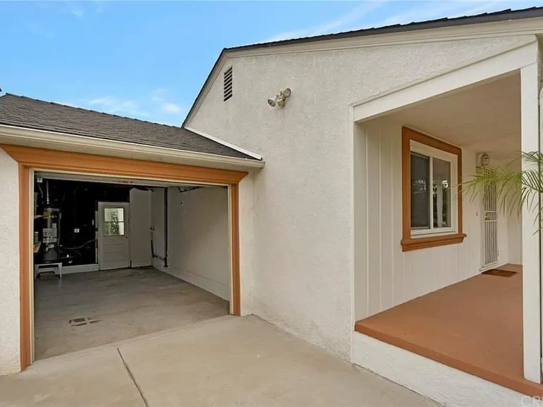 17447 Burma St — Photo 2
