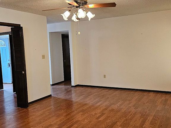 4th image of 1301 W Florida St