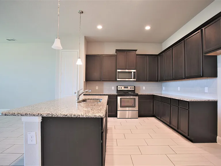219 Lexington Ave — Photo 7