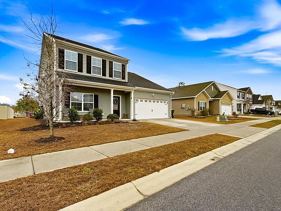 2nd image of 833 St. Albans Loop