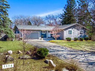 1114 Welcome Cir, Golden Valley, MN 55422