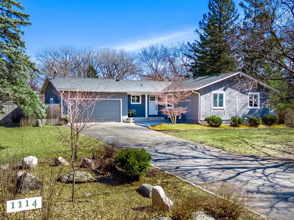 1114 Welcome Cir, Golden Valley, MN 55422