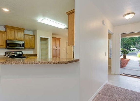3rd image of 358 SE Plant St
