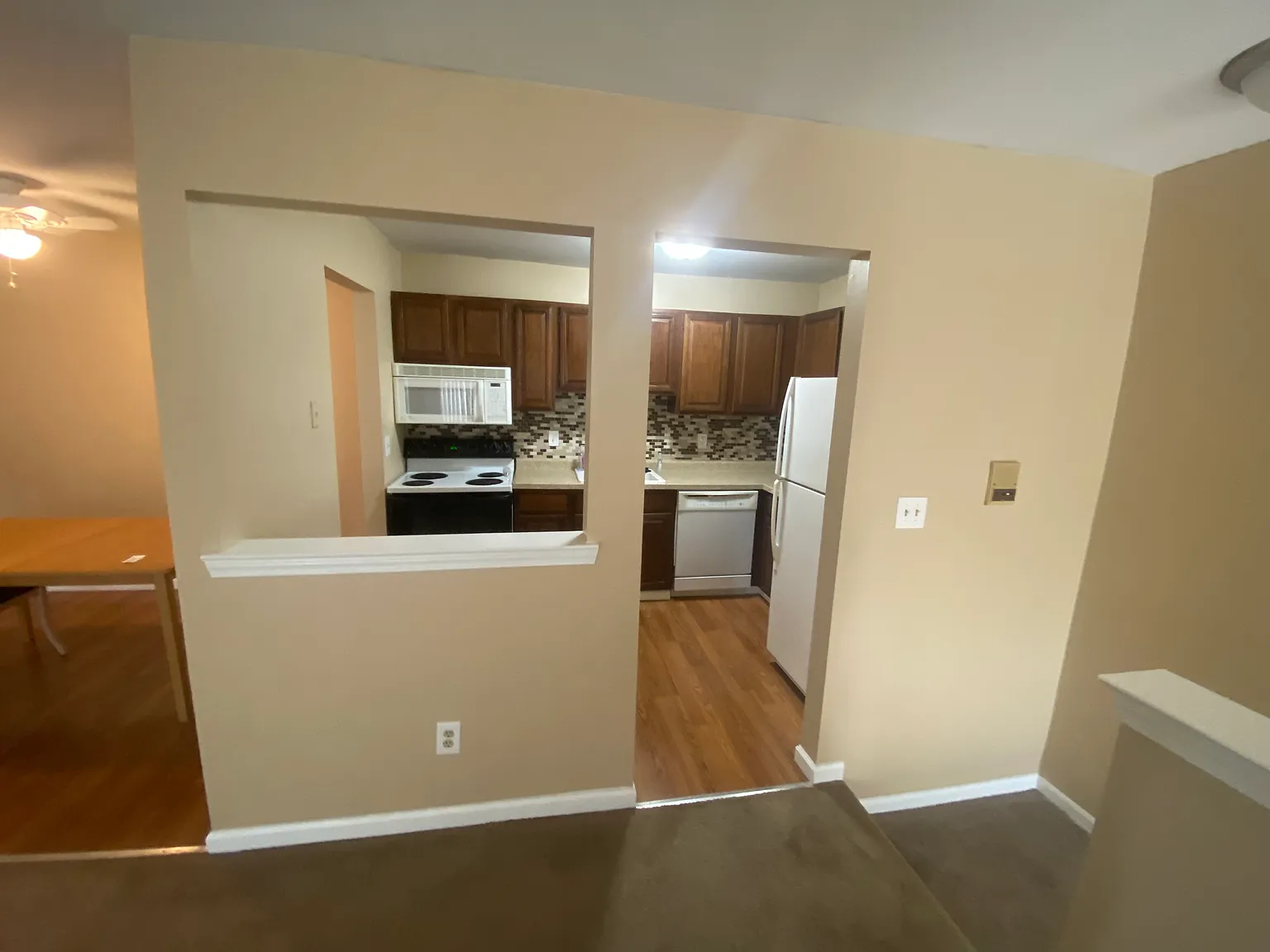 2 bed, 978 sqft, $1,400 — Photo 4
