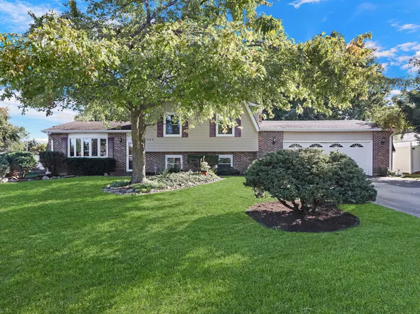 38045 N Holdridge Ave, Beach Park, IL 60087