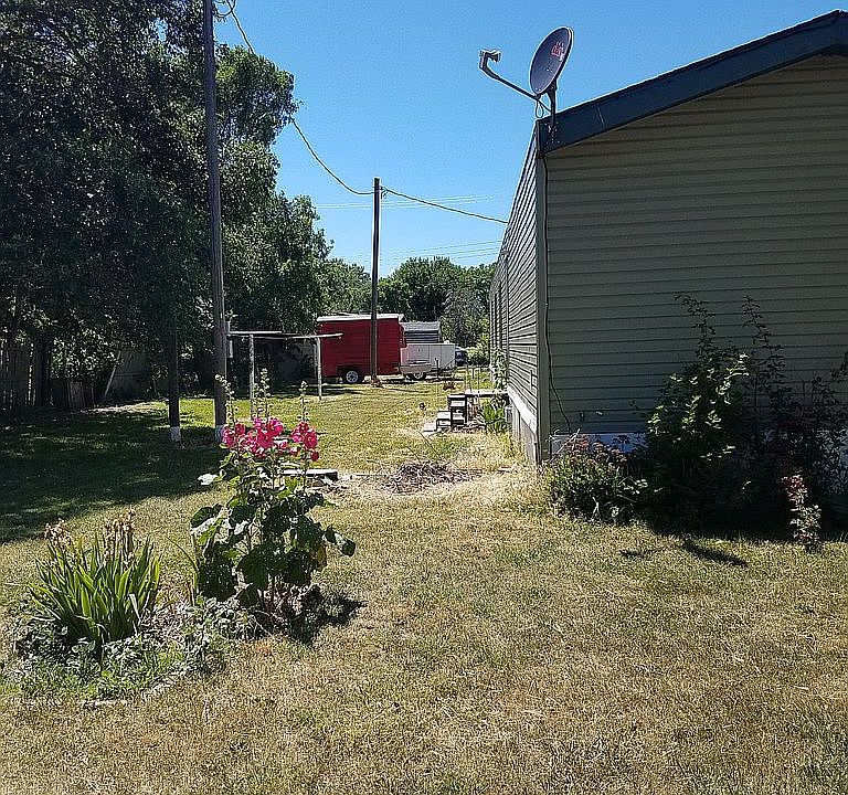 2nd image of 142 Coady St