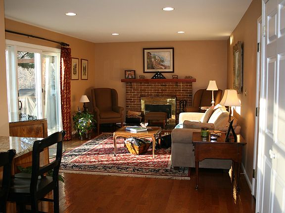 4th image of 6 Oakbrook Ct