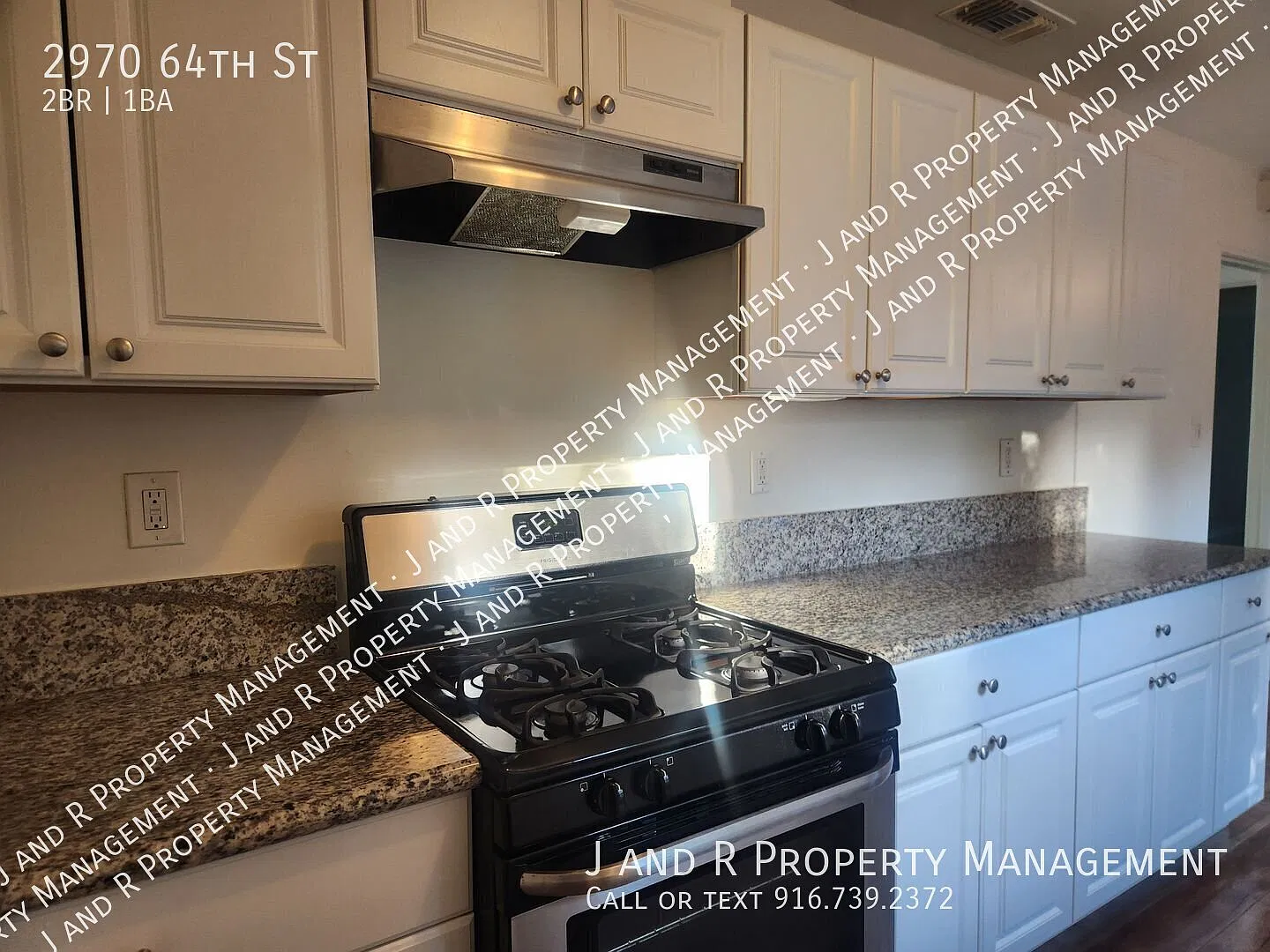 2 Bedroom in Tahoe Park — Photo 4
