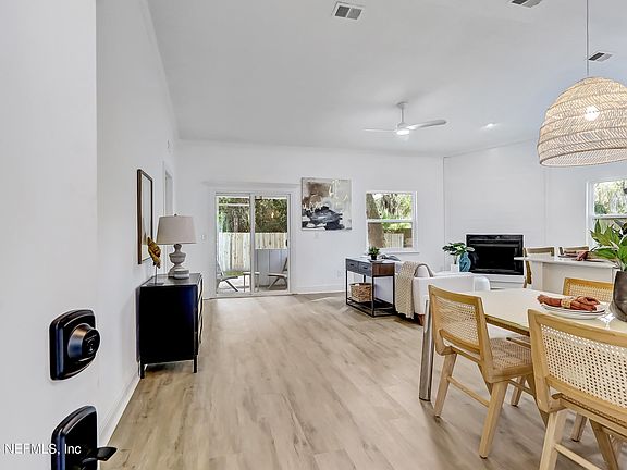5th image of 1084 FEATHERWOOD Drive S