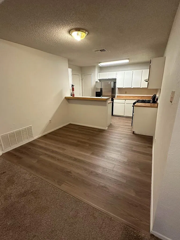 3 bed, 2.0 bath, 1065 sqft, $1,850 — Photo 4