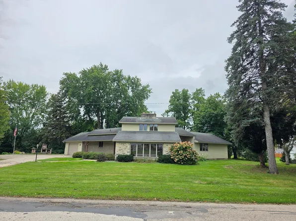 240 1st St SW, Elgin, MN 55932