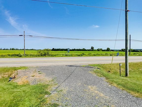 2nd image of 4906 Trans Canada Hwy