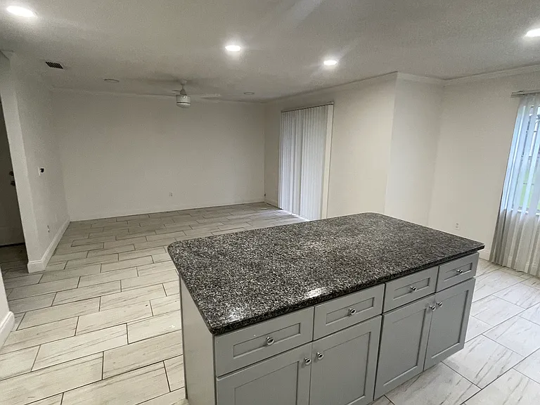 418 Banana Cay Dr #D — Photo 3