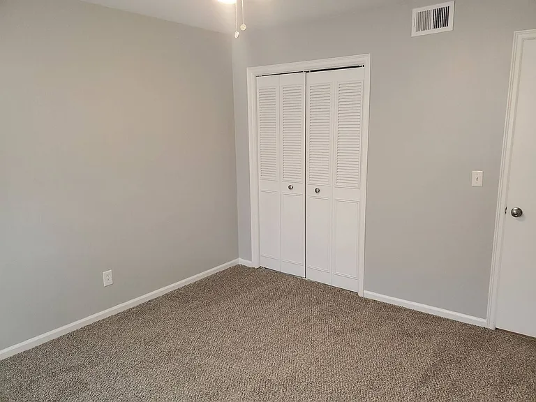 Stratford East Apartments — Photo 118