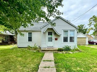 220 E Washington St, Mount Sterling, IL 62353