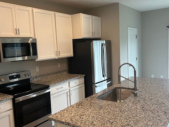 3rd image of 115 Wildflower Ct