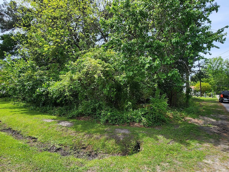 1st image of 15-20 W Near 108 Jackson Street