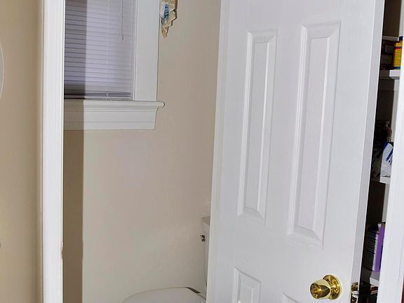 4th image of 426 Westover Blvd