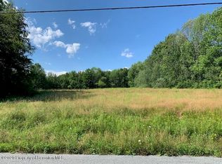 411 Stanton Dr, Waymart, PA 18472